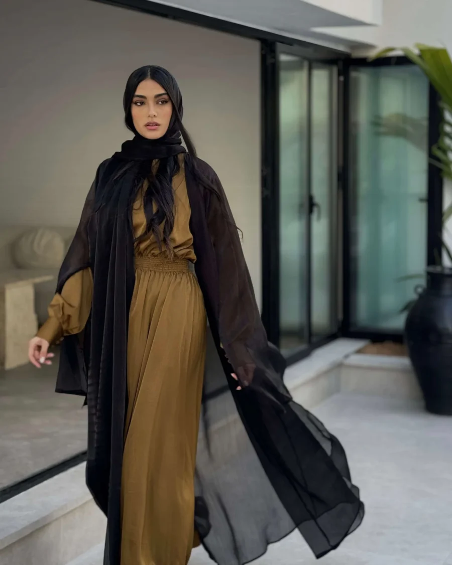 Two-Piece Green Satin and Black Silk Abaya Set - Image 3